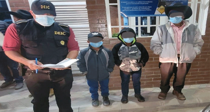 Abuelo materno pide la custodia de sus nietos quienes eran golpeados por su madre con un látigo