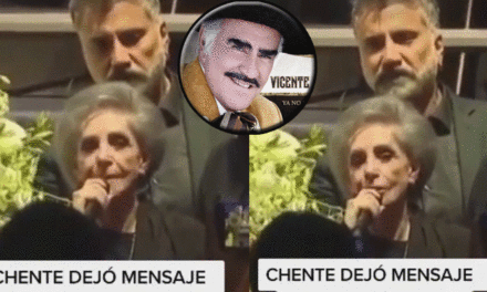 Momento en que Doña Cuquita agradece a todo el público de Vicente Fernández (Video)
