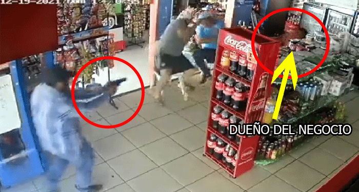 Momento en que extorsionista asesinó a dueño de una tienda en el progreso (Video)