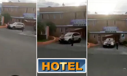 Mujer sorprende a su esposo saliendo de un Hotel con su amante (Video)