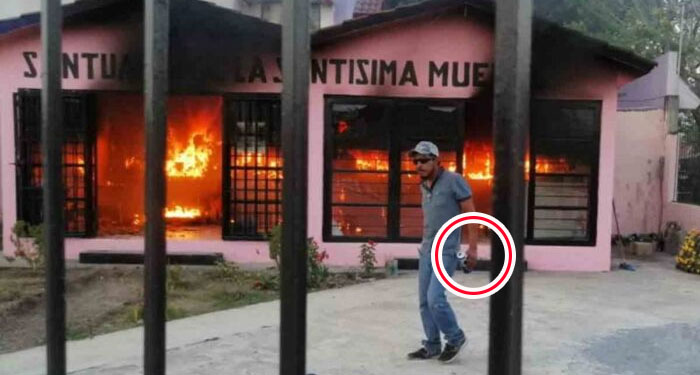 Hombre asegura que Dios le ordenó quemar un altar de la Santa muerte (Video)