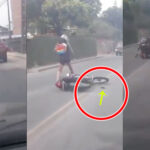 Mujer motorista dispara en contra de conductor de vehículo y él le pasa las llantas encima (Video)
