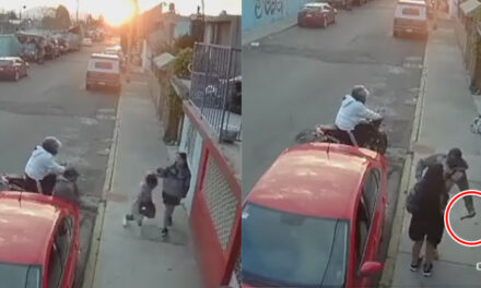 Momento en que joven abandona a su novia durante asalto armado (Video)