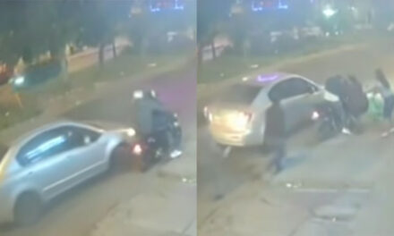 Momento en que taxista atropella a dos ladrones que le habían robado a una mujer (Video)