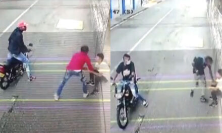 Momento en que hombre es asaltado dos veces en cuestión de minutos (Video)