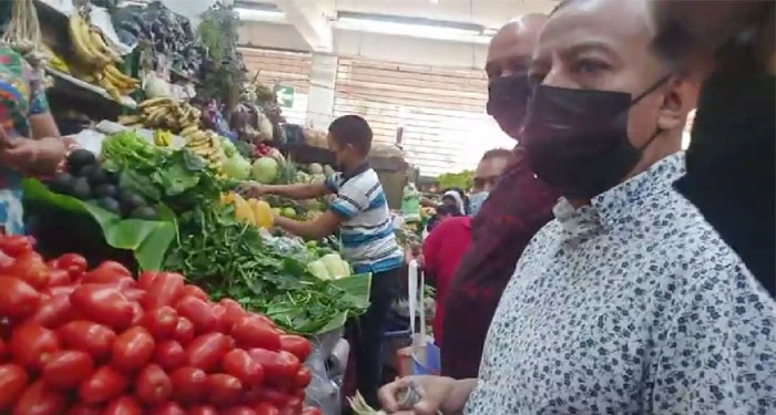 Diputados van de compras al mercado central y encuentran elevados los precios (Video)