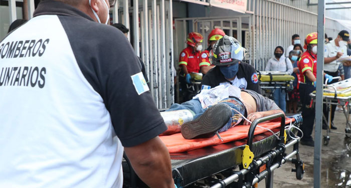 Dos personas son trasladadas en estado grave, tras balacera en la zona 18