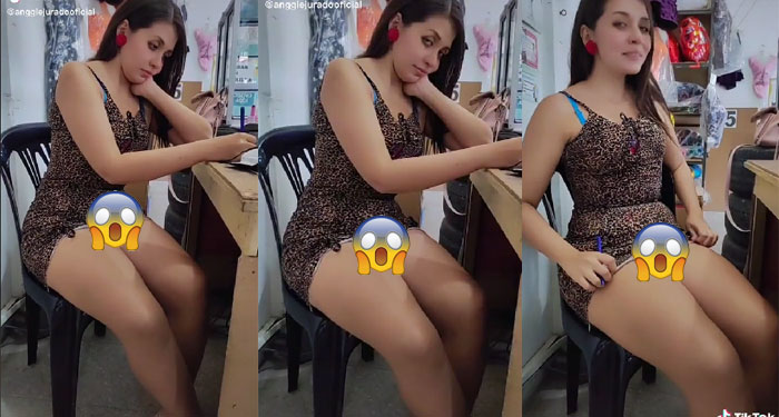 Jefe graba a su secretaría enseñando de más en pleno día laboral (Video)
