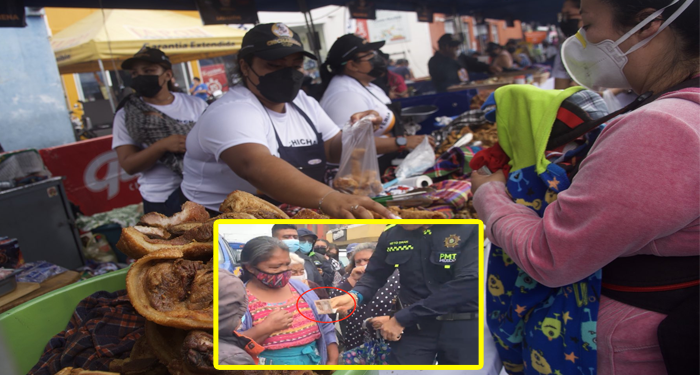 Momento en que Alcalde Neto Bran regaló dinero a vecinas para comprar chicharrones