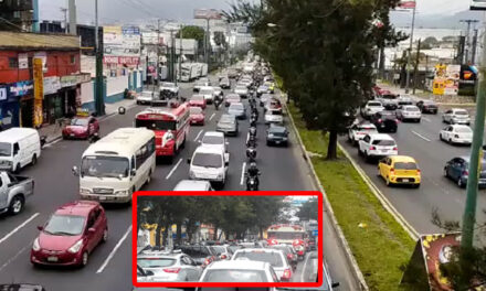 Tránsito paralizado en calzadas Roosevelt y San Juan (Video)