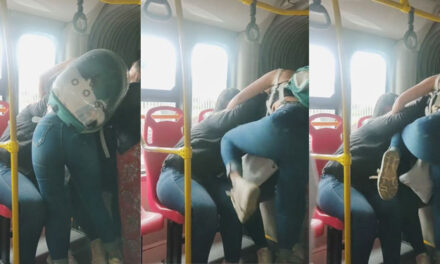 Momento en que varias mujeres se van a los golpes por una asiento en un bus (Video)