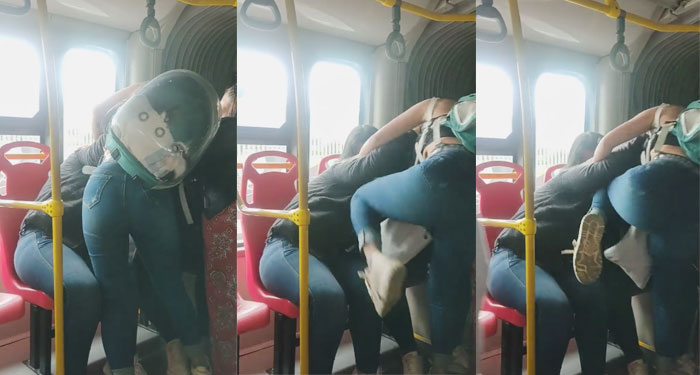 Momento en que varias mujeres se van a los golpes por una asiento en un bus (Video)
