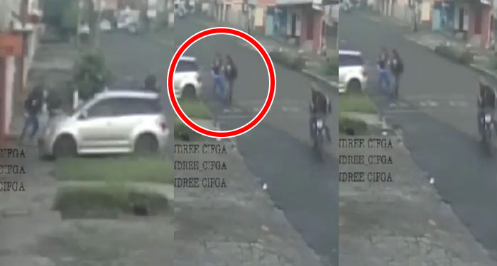Momento en que hombre se enfrenta a golpes con dos ladrones en Mixco (Video)