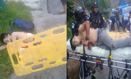 Pasajero de autobús se defiende durante asalto y vapulean a dos ladrones