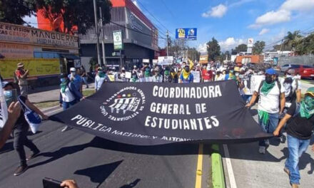 Estudiantes de la USAC y CODECA inician paro nacional contra la corrupción (Video)
