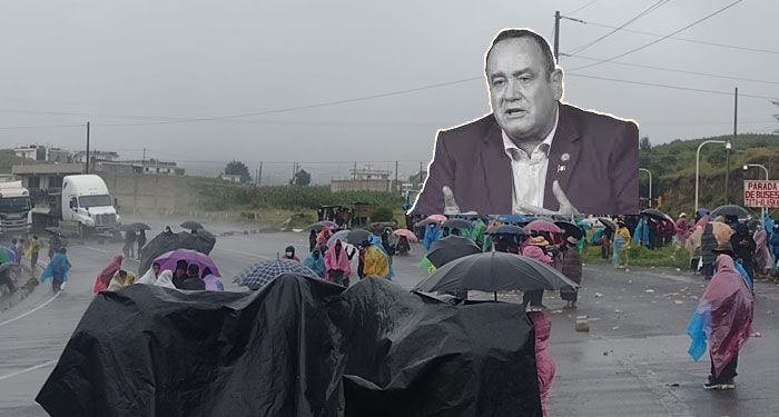 Pobladores no liberan el paso en la Interamericana hasta que llegue Giammattei