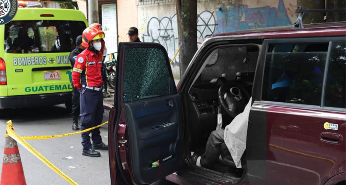 Delincuentes acribillan a balazos a taxista supuestamente por no pagar extorsión (Video)