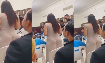 Mujer profetiza en una Iglesia Evangélica y se roba la atención de los presentes (Vídeo)