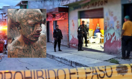 Sicarios asesinan a balazos a cliente de una barbería (Video)