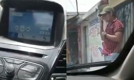 Hombre escucha mensaje de su amante y el Bluetooth lo delata con su esposa (Video)