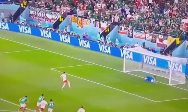 Así fue el momento de la monumental atajada de Memo Ochoa ante Polonia