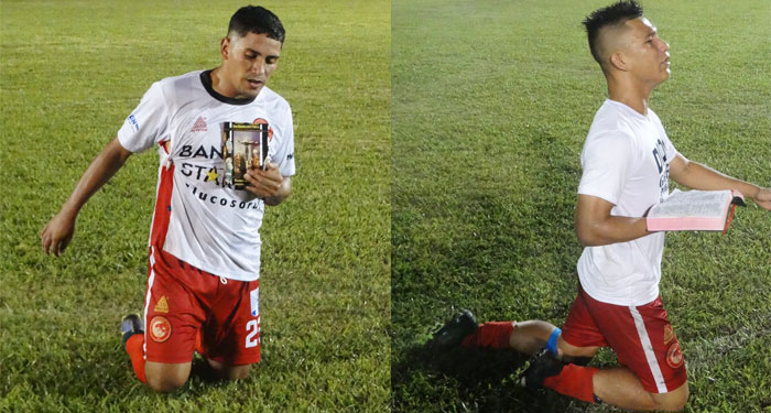 Momento en que jugadores celebran su victoria predicando la palabra de Dios dentro del estadio (Video)