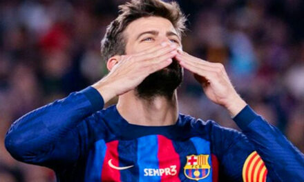 Entre lágrimas Gerard Piqué se despidió de la afición y de sus compañeros (Video)