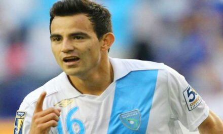 Marco Pappa anota 4 goles en su primer partido tras estar en prisión (Video)