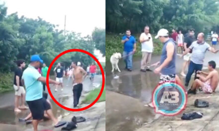VIDEO: Vecinos atrapan a presuntos ladrones y los obligan a quitarse la ropa
