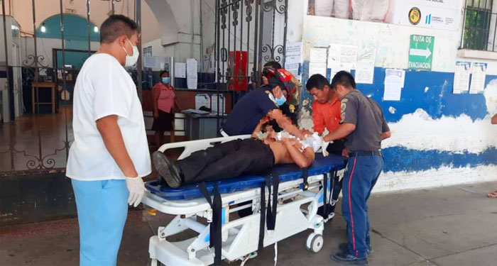 RETALHULEU: Graduación termina en balacera, madre muere e hijo queda grave
