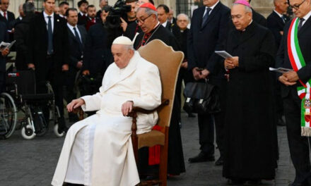 Papa Francisco ya firmó su renuncia tras de desmejorar su salud