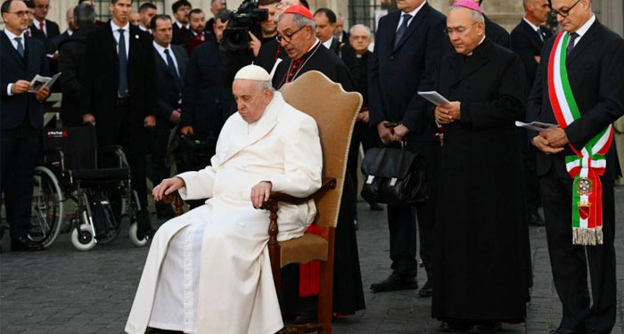 Papa Francisco ya firmó su renuncia tras de desmejorar su salud