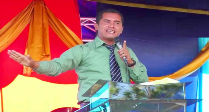 El fuerte mensaje del Pastor Carlos Rivas a los Evangélicos que celebraron la navidad (Video)