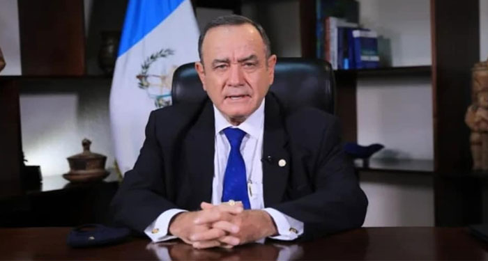 MP investiga denuncia de extorsión de video íntimo que involucra al presidente Giammattei