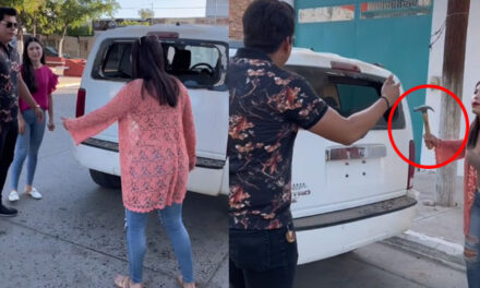 Mujer encuentra a su novio con la supuesta amante y le destruye el carro (Video)