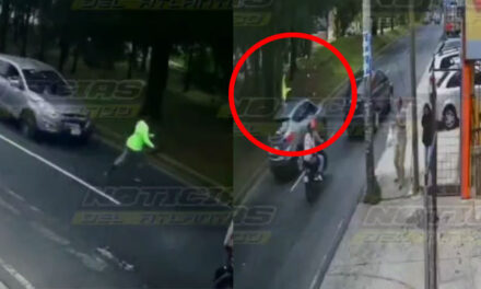 Momento exacto en que un vehículo arrolla a un hombre que cruzaba la calle (Video)