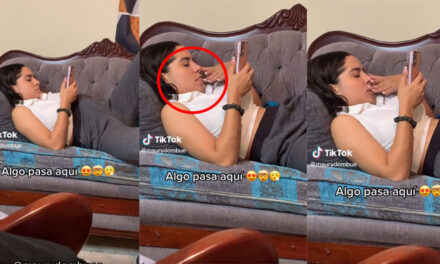 Momento en que mujer se toca su parte íntima con la mano y luego se la lleva a la boca (Video)