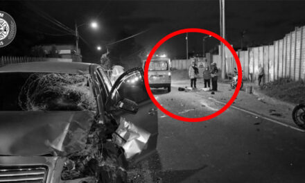 Motorista Muere al impactar en contra de un vehículo (Video)