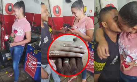 Momento en que mujer le pide matrimonio a su novio en su trabajo y se vuelve viral (Video)