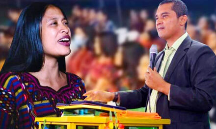 Pastor Carlos Rivas asegura que la cantante Ana Gonzáles tiene amantes (Video)