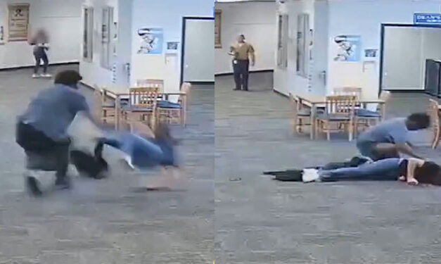 Maestra es brutalmente golpeada por su alumno luego de que le pidiera la tarea (Video)