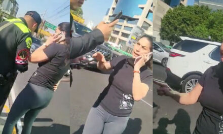 MIXCO: Momento en que mujer golpea a varios PMT porque le colocó una fuerte multa ( Video)