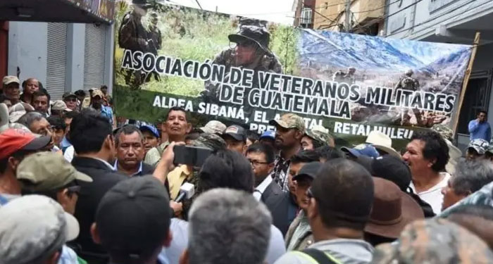 Veteranos militares anuncian manifestaciones y bloqueos en carreteras durante tres días
