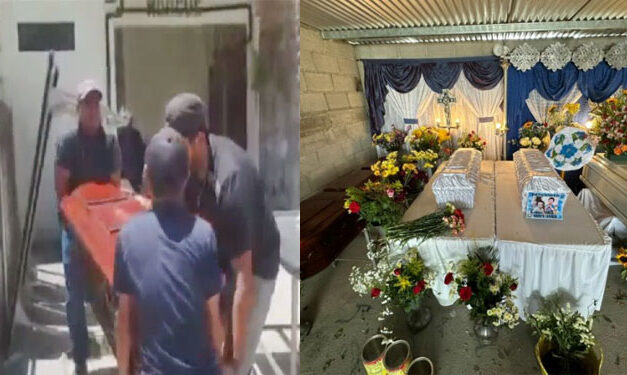 Momento en que trasladan los cuerpos de los menores a su casa para poder velarlos