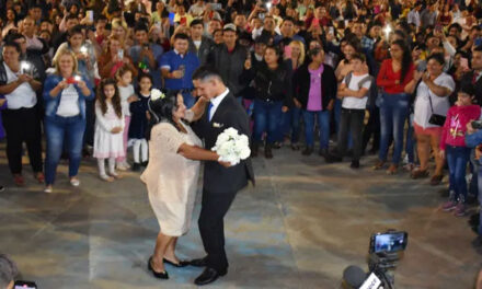 Mujer de 70 años cumple su sueño y contrae matrimonio con su novio de 27 años (Video)