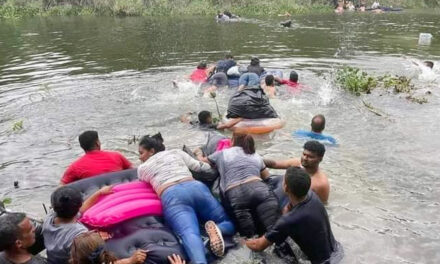 Cientos de Migrantes se lanzan al río Bravo para conseguir el sueño Americano