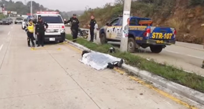 Motorista muere al impactar con un poste en Barberena (Video)