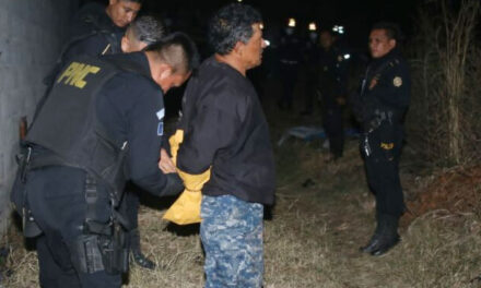 Hombre mata al amante de su esposa tras haberlos encontrado juntos