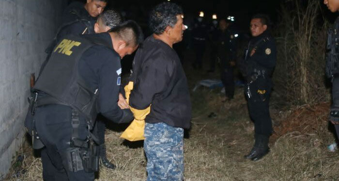 Hombre mata al amante de su esposa tras haberlos encontrado juntos