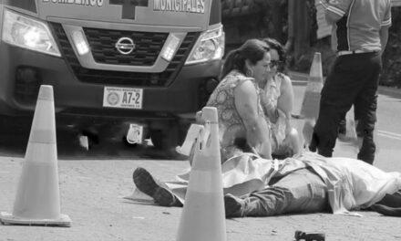 Bombero muere al ser arrollado por un camión que se dio a la fuga
